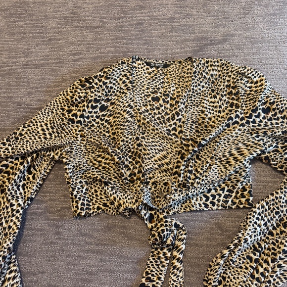 Shein tie front cheetah top - M - Picture 4 of 5